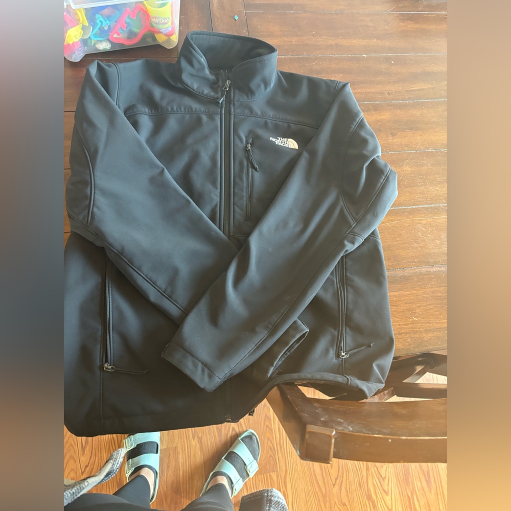 Men’s soft shell north face jacket